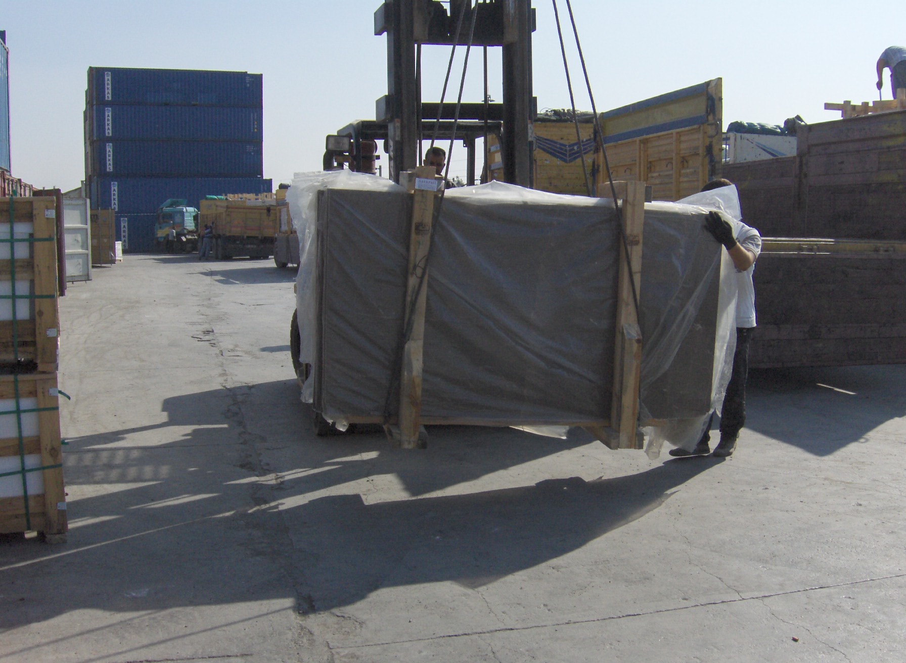 loading travertine slabs with air cushions